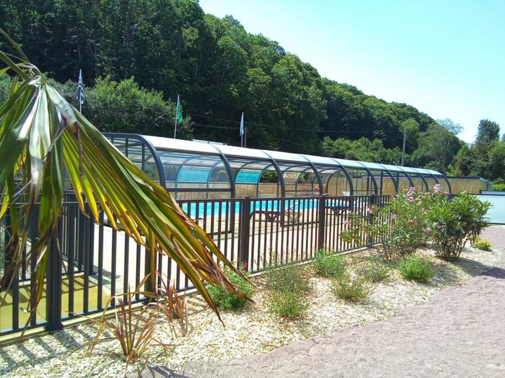 Camping Les Couesnons 호텔 로즈 쉬르 퀴에농 외부 사진